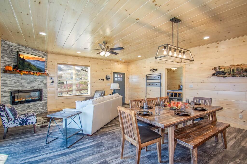 Living dining overview